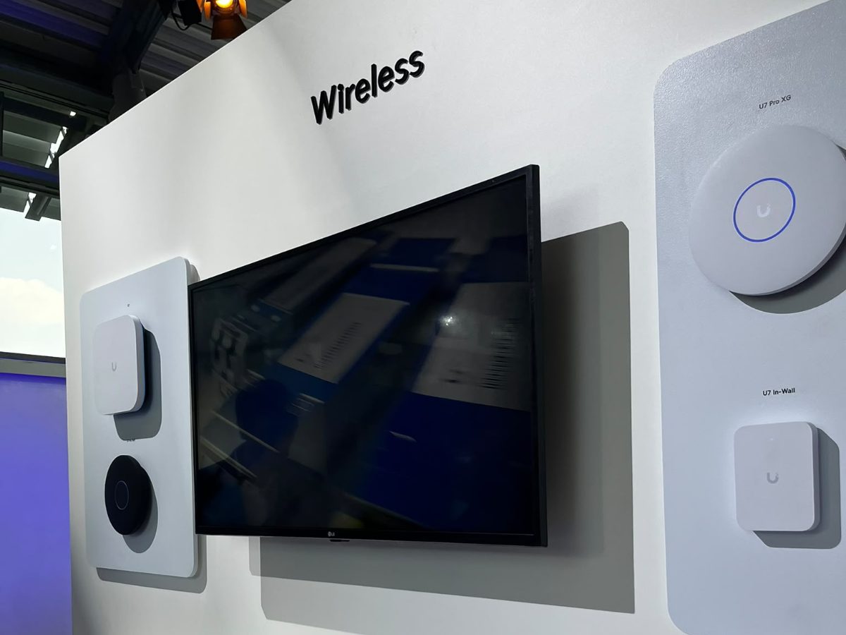 espositore prodotti wifi unifi